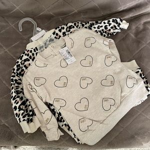 NWT 4pc Set 6-9 Months Baby Girl Leopard & Neutral  Set -The Children’s Place